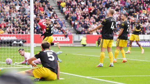  MU đua trụ hạng, chuyện có gì đáng phải ồn ào!